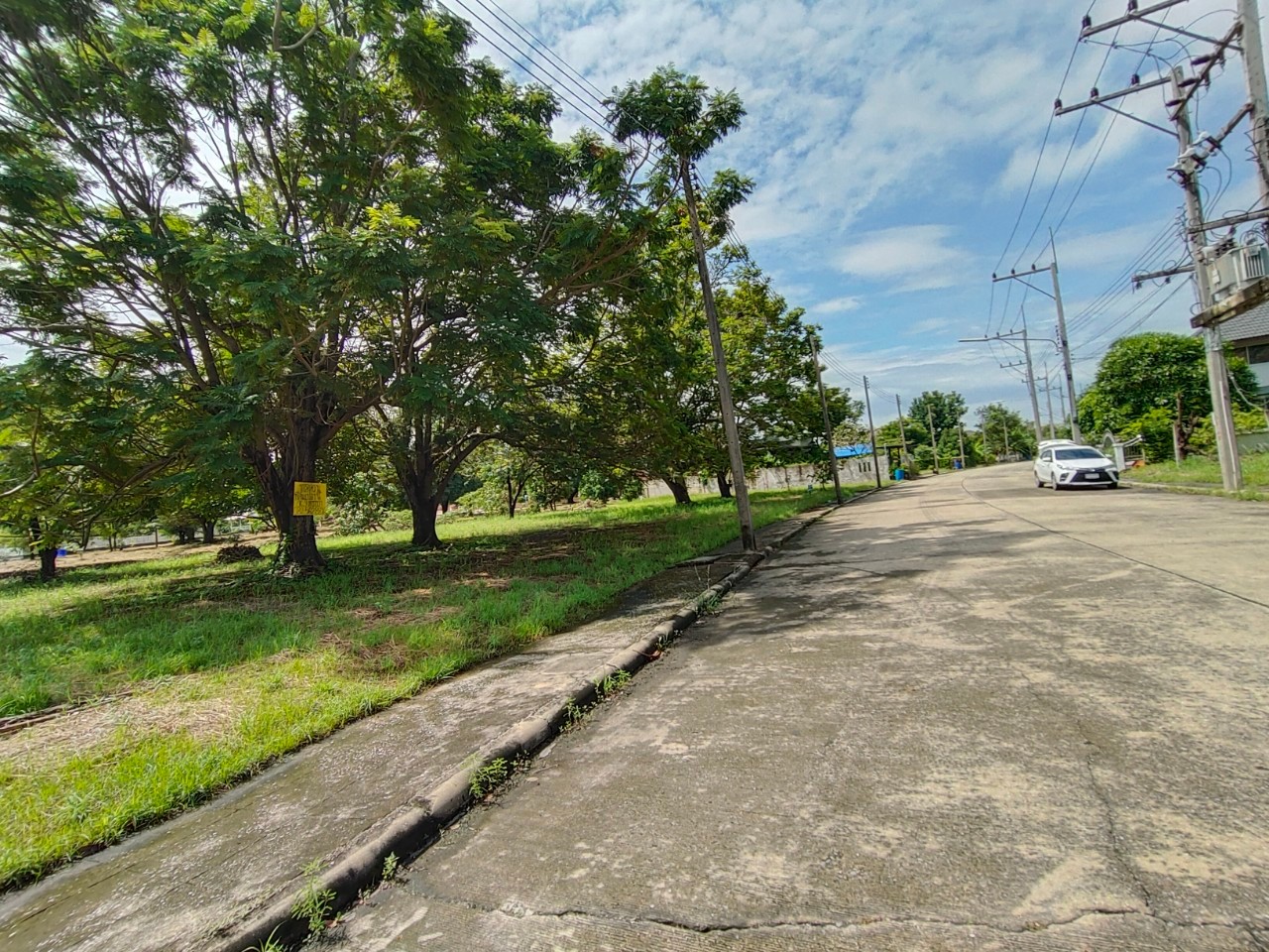ขายด่วน ที่ดินทำเลทอง ในหมู่บ้านเดอะลากูล3